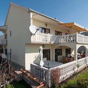 Corana Apartament