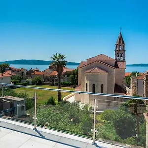 Castello Apartament